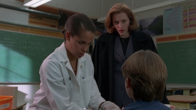 The_X-Files_S03E11_mp40462.jpg
